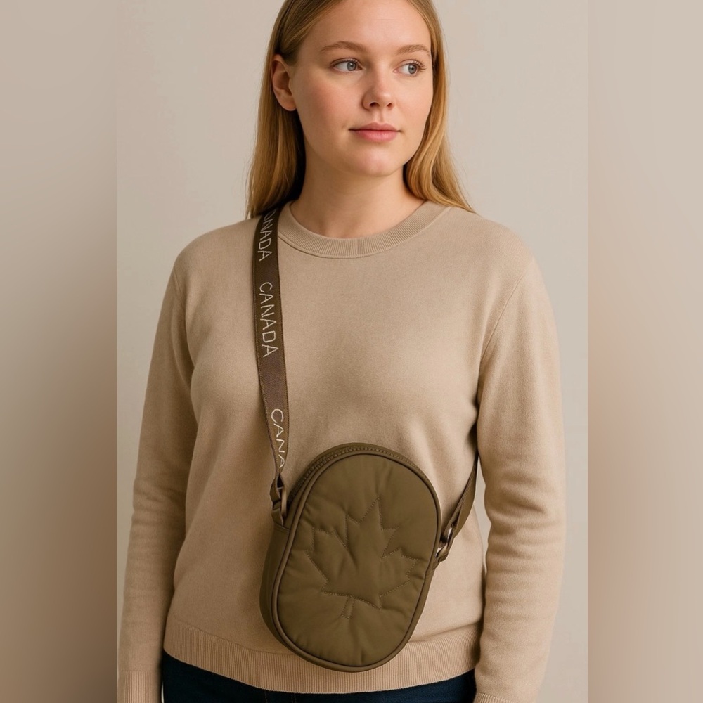 Lululemon x Team Canada Crossbody Bag - Olympic Edition (khaki)